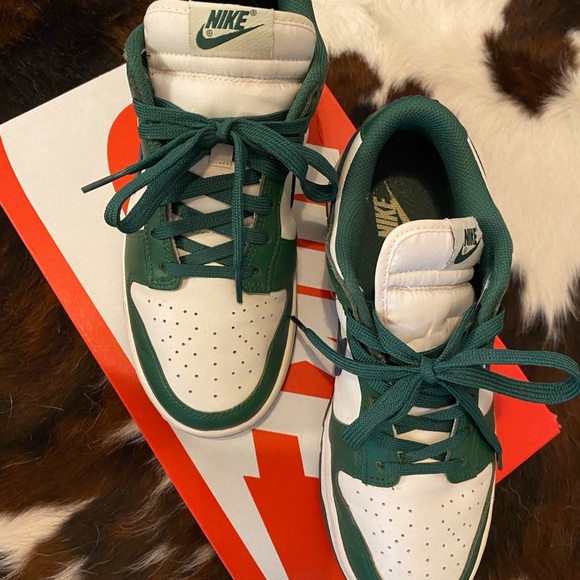 Women’s Nike Dunks - Picture 5 of 5